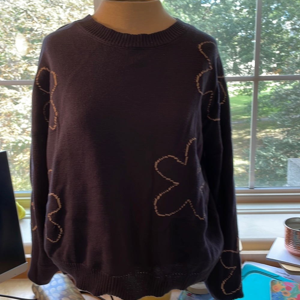 Navy cotton sweater with white flowers
